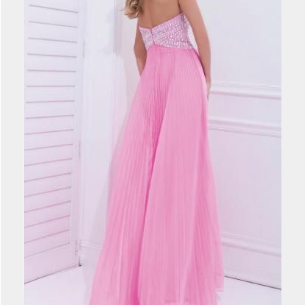 ⭐️⭐️HP⭐️💜NWT! Tony Bowls Prom Pageant Gown - Picture 2 of 8